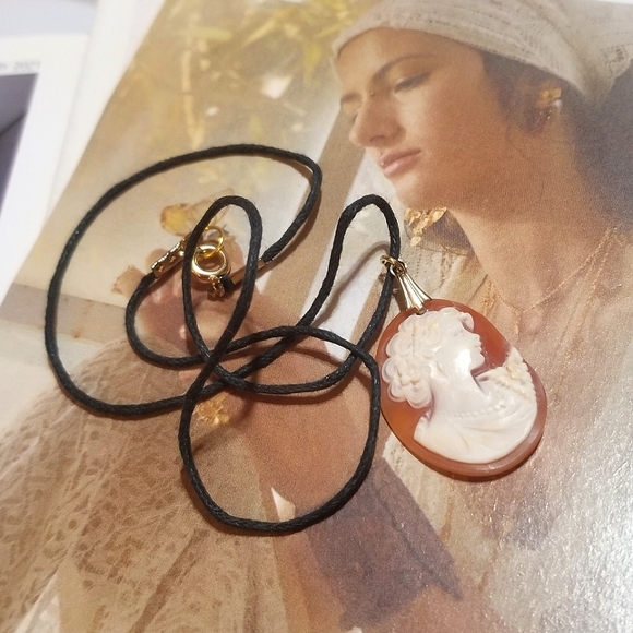 VTG Signed Genuine Shell Cameo Necklace - Picture 2 of 8